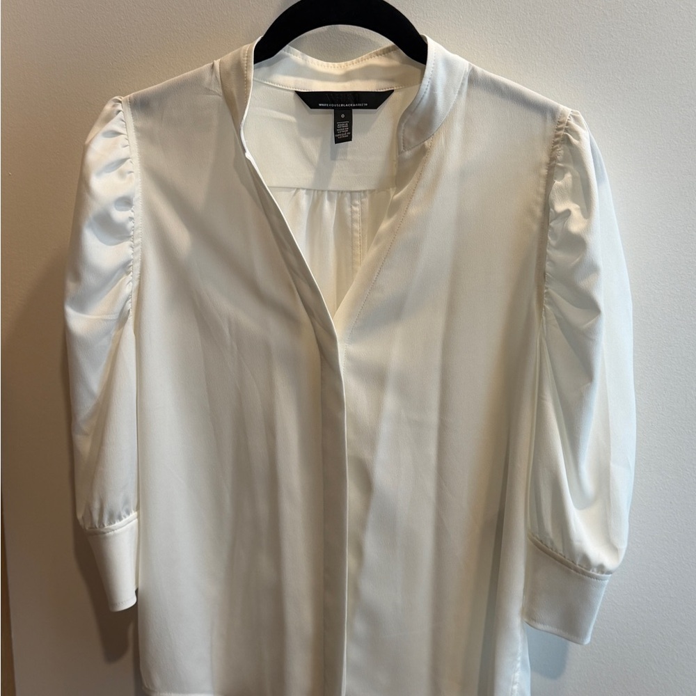 White House Black Market Ivory V-Neck Puff-Sleeve Blouse